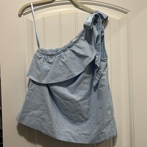 Vineyard Vines Like new. Gently worn. Off the shoulder top. Size 6